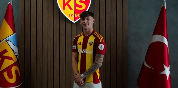 曼联官宣冬窗离队第一人！新帝星已确定留下，两人将争取压哨转会