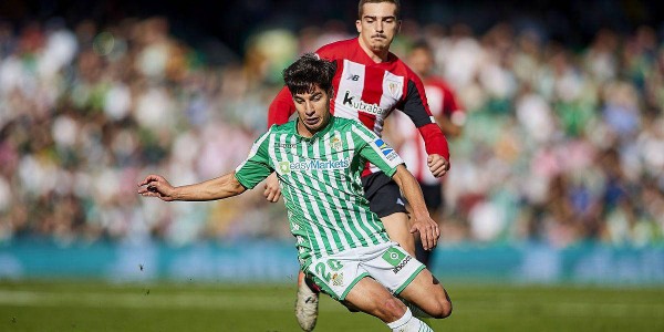 皇家贝蒂斯近8场保持不败，主场强势挑战巴塞罗那能否稳固榜首？