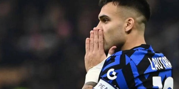 3年坚守蓝黑荣耀！国米在风雨中奋战，剑指2025赛季完美收官！