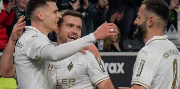 德甲最新积分战报：争冠悬念重燃，前两名仅差三分，多特蒙德紧咬拜仁身后